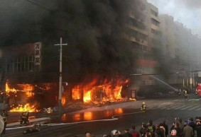 電動(dòng)車好好地放那里充電為什么會(huì)起火或爆炸？