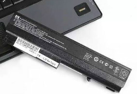 筆記本的電池一直插著電充電，會損壞電池嗎？-雅迪設備