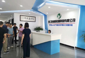 歡迎啟東電動工具業(yè)商會徐會長來雅迪設(shè)備參觀指導(dǎo)