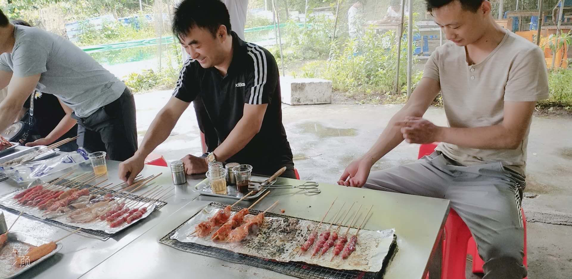 雅迪設(shè)備燒烤團(tuán)建2